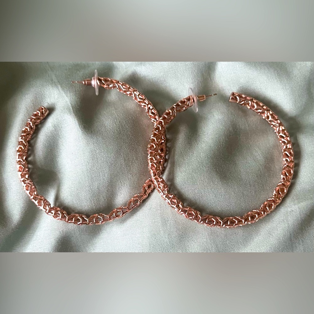 Kendra Scott Maggie Hoop Earrings in Rose Gold Filigree